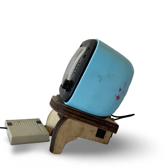 Silvergear® Mini TV Retro Video Game Console - Picture 3 of 8